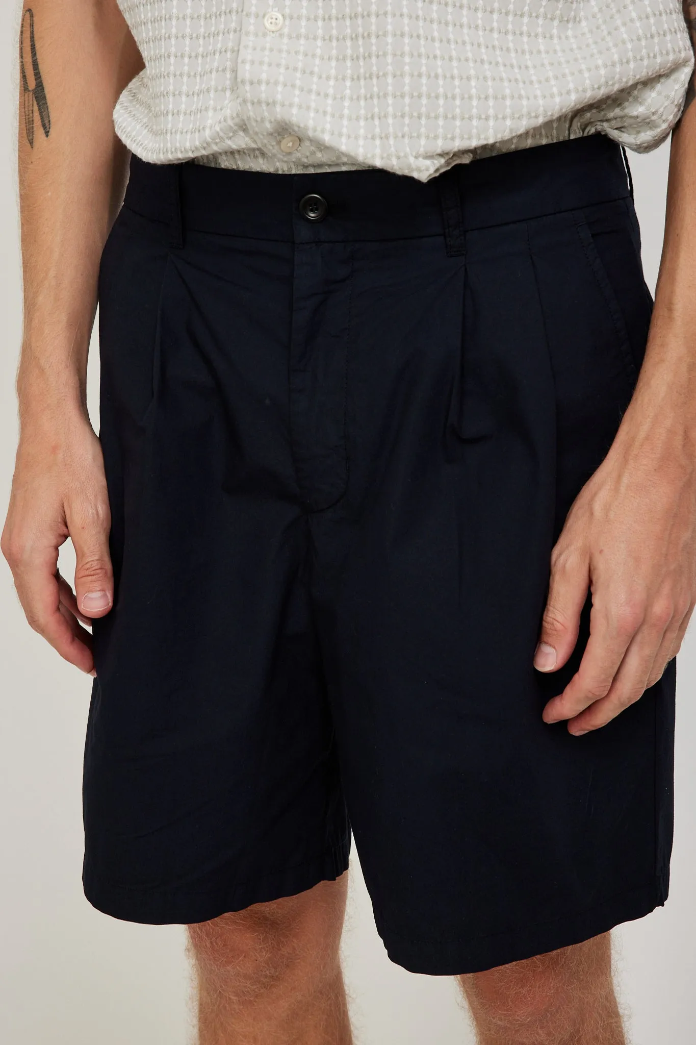 Benn Relaxed Typewriter Pleated Short Dark Navy