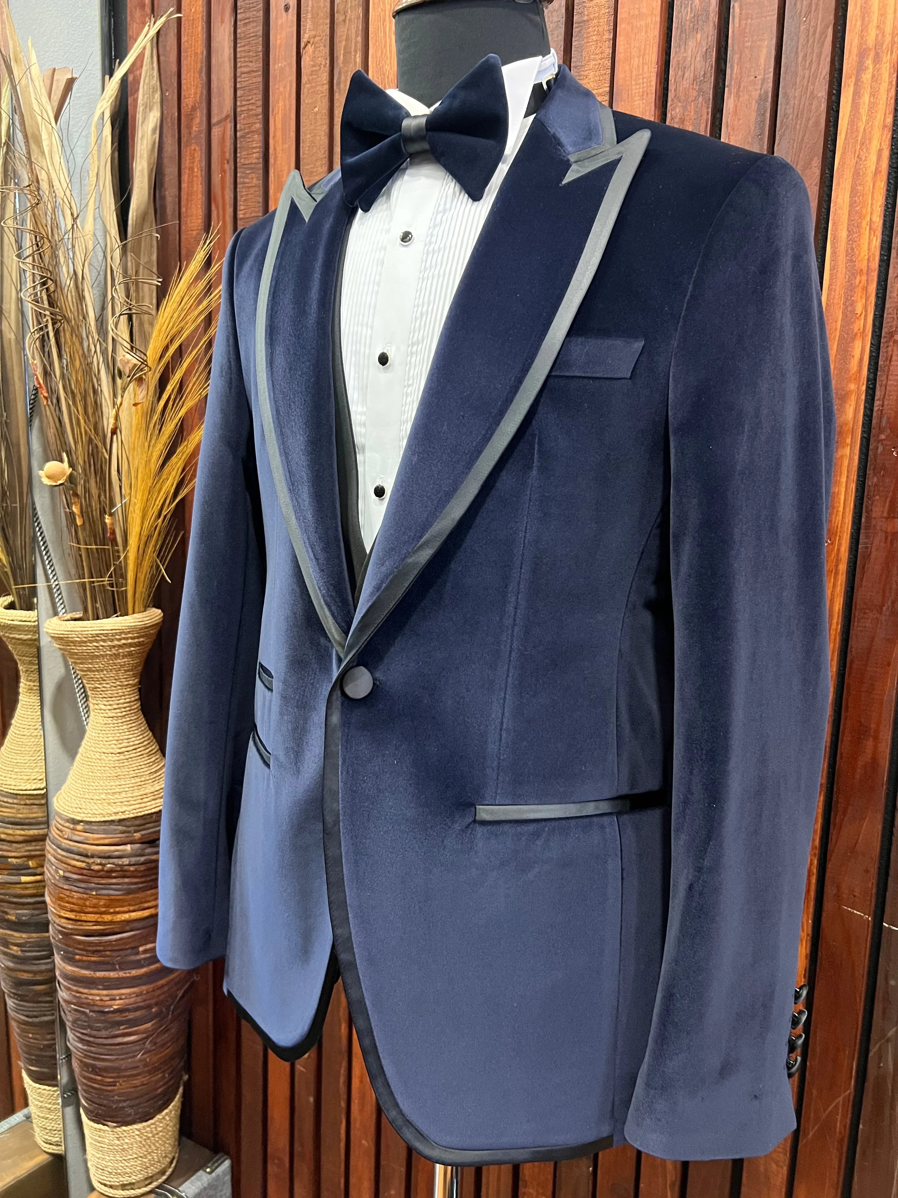 Mens Slim Fit Navy Blue Velvet Wedding Tuxedo Peak Lapel