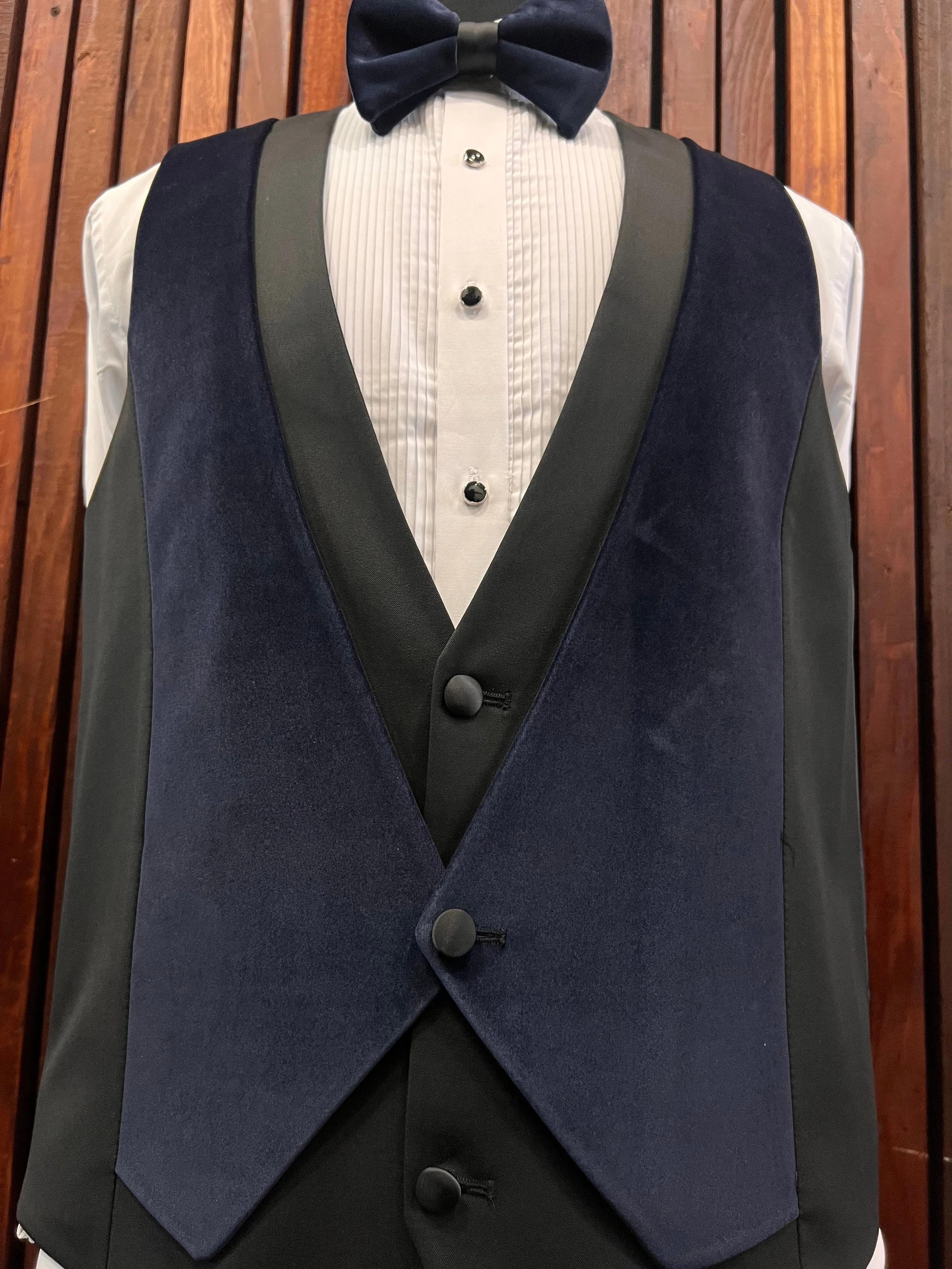 Mens Slim Fit Navy Blue Velvet Wedding Tuxedo Peak Lapel